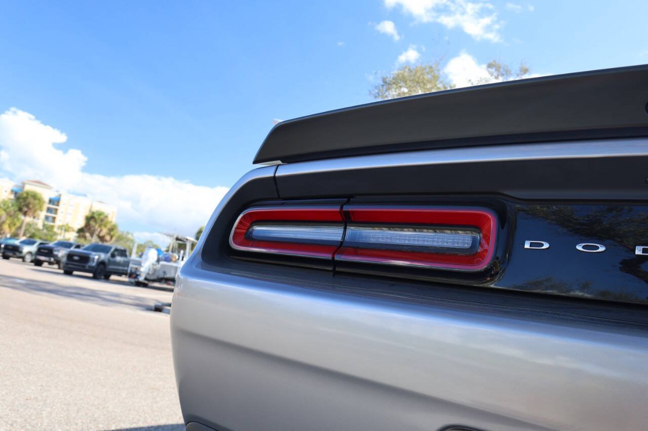 Used 2015 Dodge Challenger SRT Hellcat RWD image 59