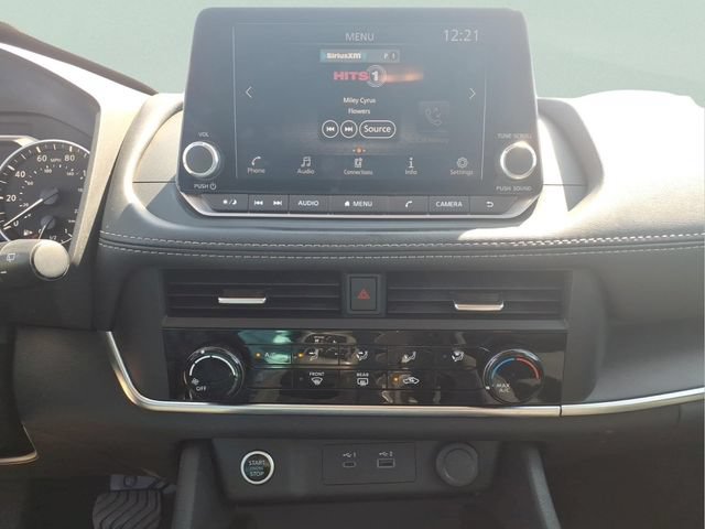 Used 2023 Nissan Rogue S AWD/4WD image 18