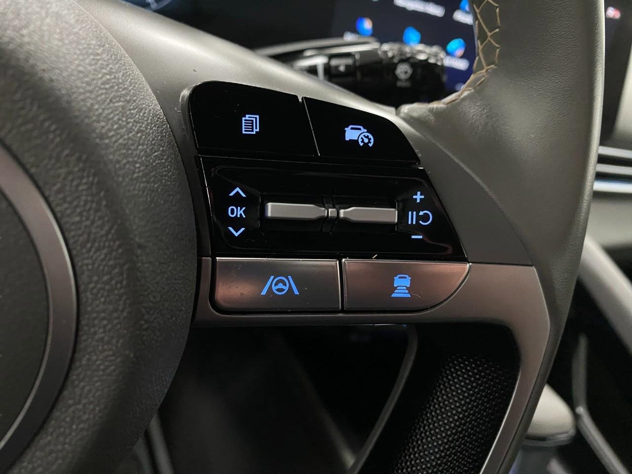 Used 2025 Hyundai Elantra SEL image 17