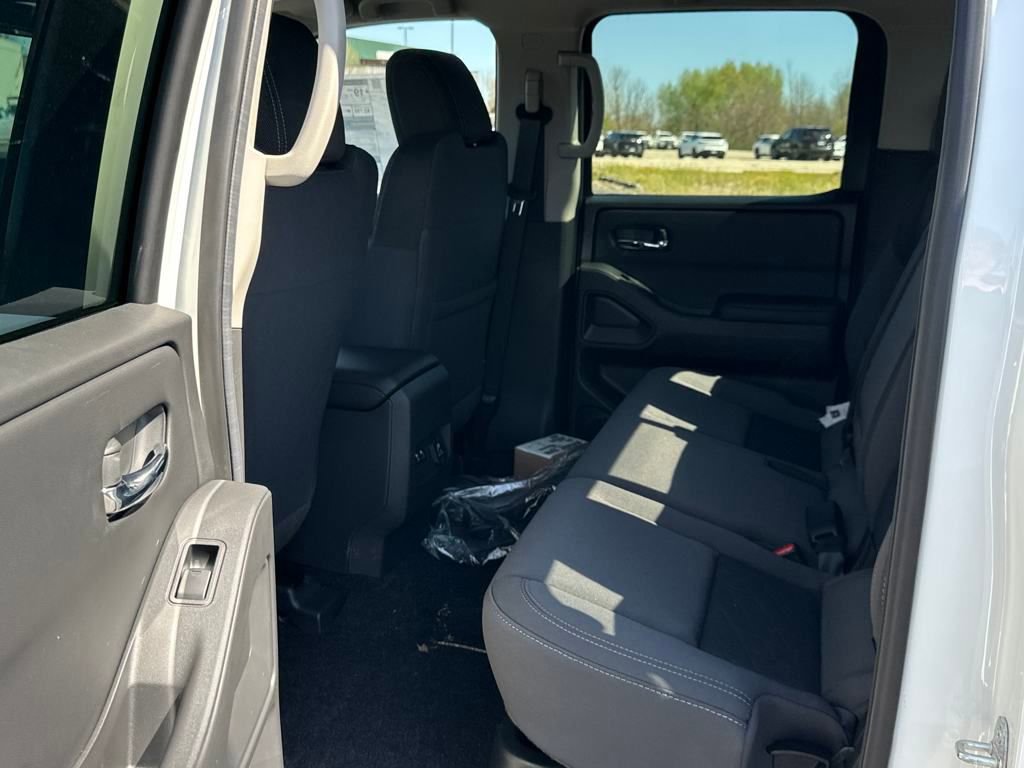 New 2025 Nissan Frontier SV w/ SV Convenience Package image 13