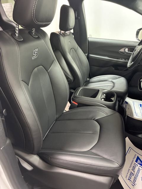New 2026 Chrysler Pacifica Select w/ S Appearance Package image 28