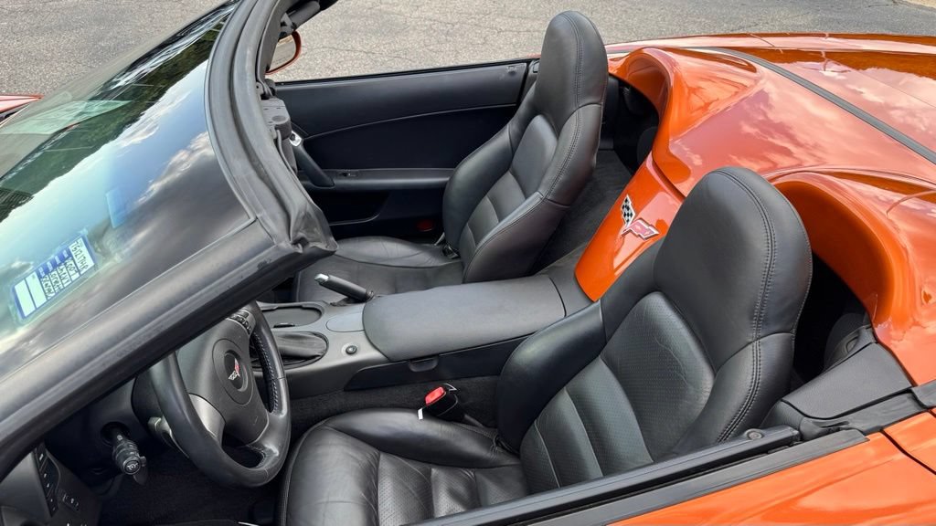 Used 2007 Chevrolet Corvette Convertible w/ Preferred Equipment Group RWD image 9