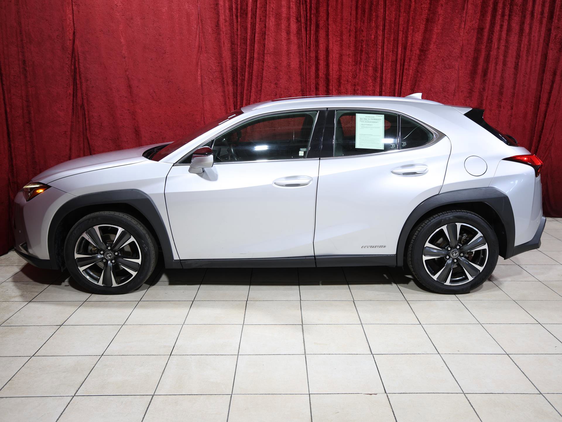 Used 2019 Lexus UX 250h w/ Premium Package AWD/4WD image 4