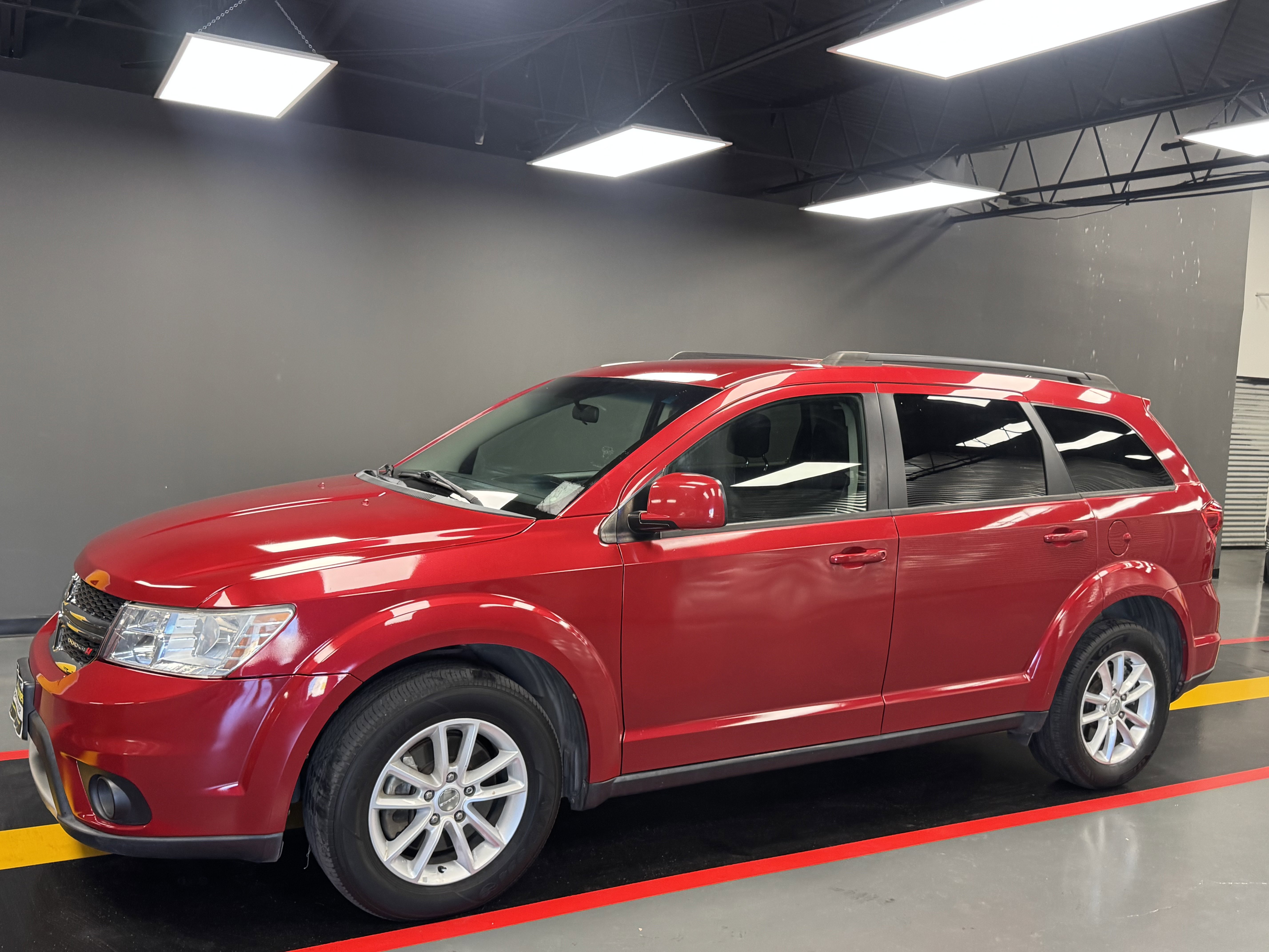 Used 2015 Dodge Journey SXT w/ Flexible Seating Group image 2