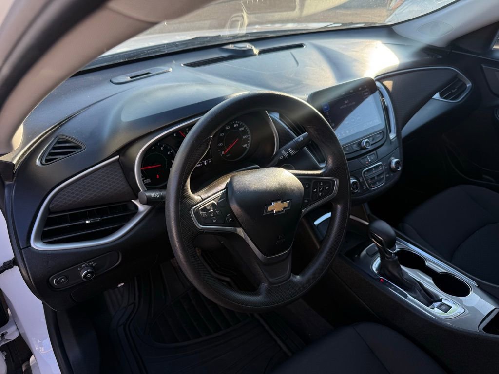 Used 2023 Chevrolet Malibu LT image 18