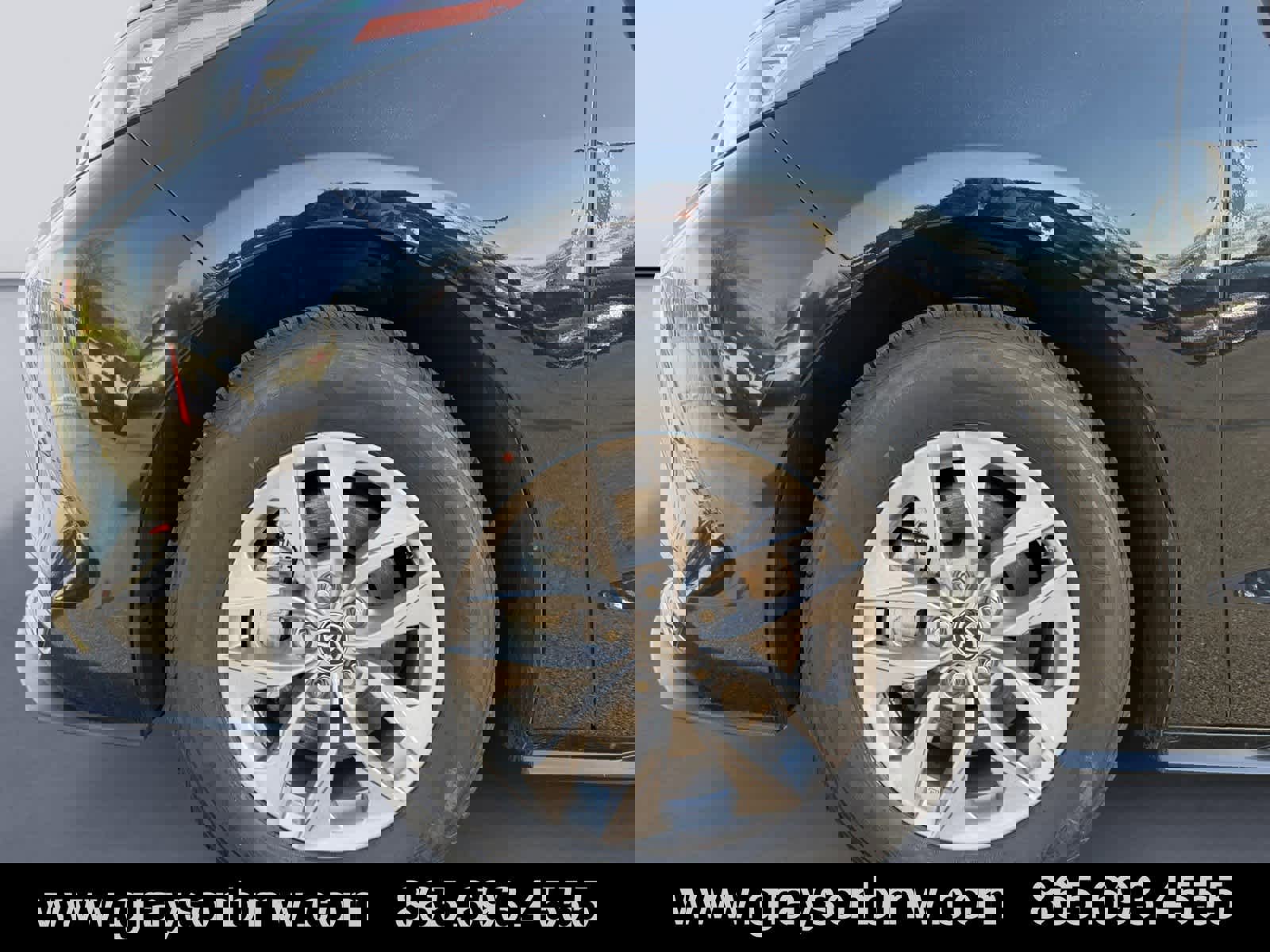 Used 2024 Toyota Sienna LE image 9