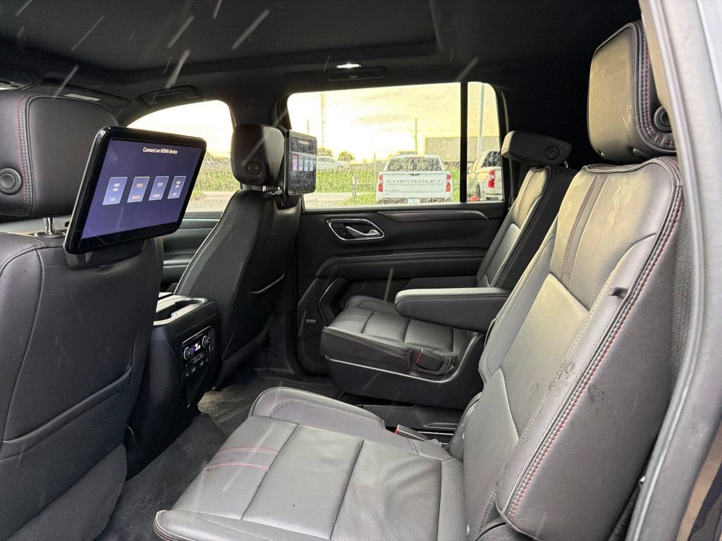Used 2022 Chevrolet Suburban RST w/ Luxury Package AWD/4WD image 15
