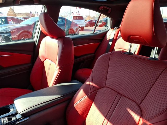 Used 2025 Toyota Camry XSE image 16