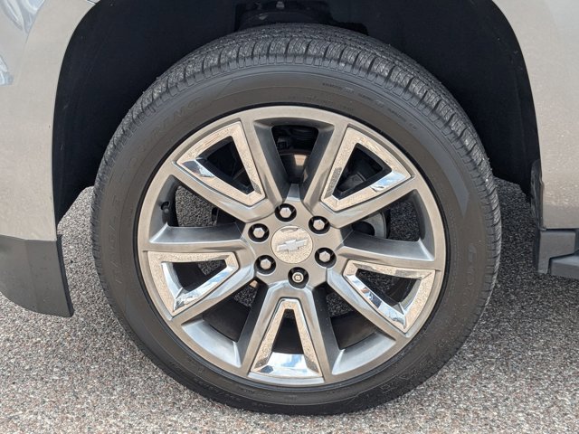 Used 2019 Chevrolet Tahoe LT w/ Luxury Package RWD image 10