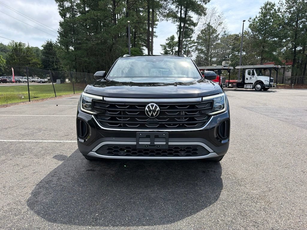 Used 2024 Volkswagen Atlas Cross Sport SE AWD/4WD image 3