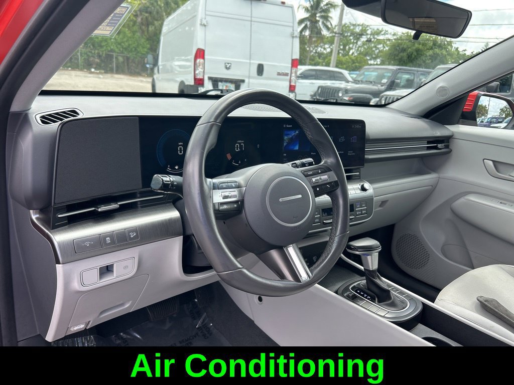 Used 2024 Hyundai Kona SEL AWD/4WD image 12