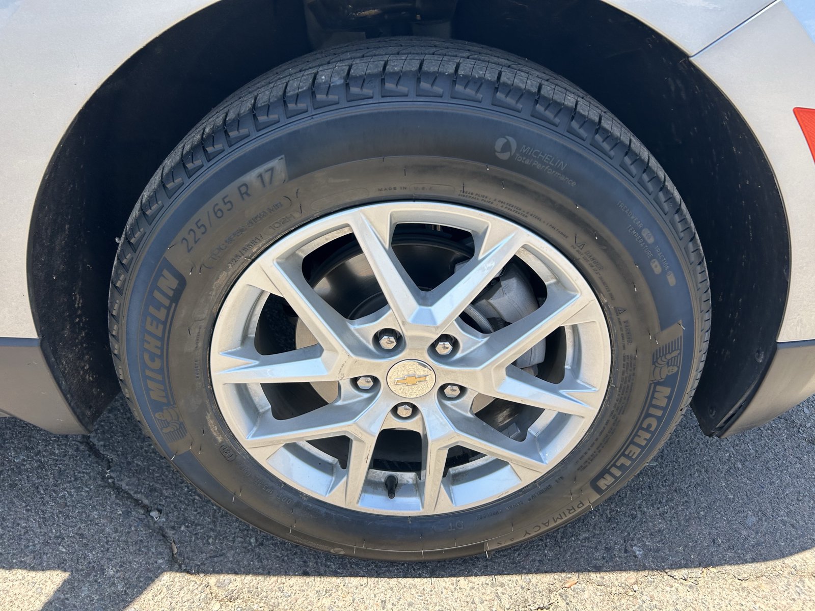 Certified 2024 Chevrolet Equinox LT FWD image 9