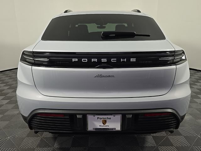Certified 2025 Porsche Macan Electric image 6