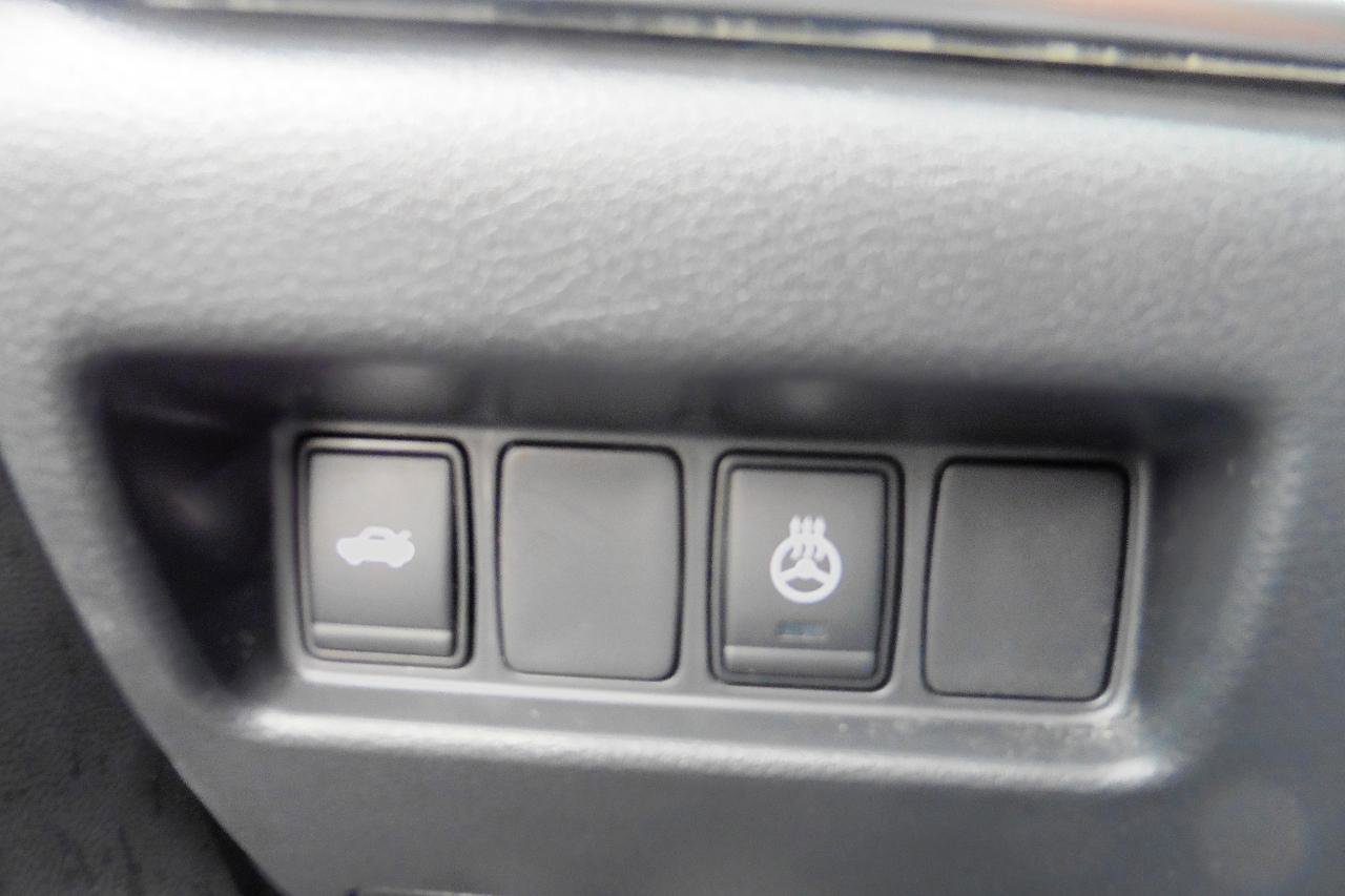 Used 2023 Nissan Maxima SL FWD image 17