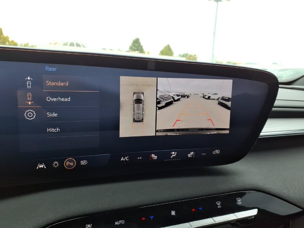 Used 2026 Buick Enclave Preferred AWD/4WD image 19
