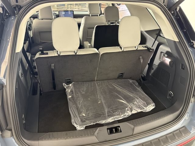 Used 2026 Ford Explorer Active w/ Active Comfort Package RWD image 24