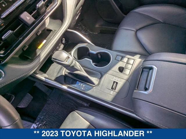 Used 2023 Toyota Highlander XLE image 16