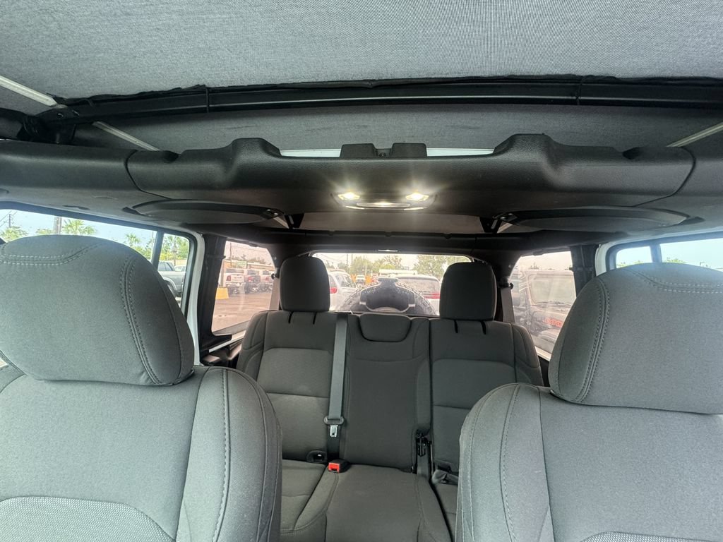 Used 2022 Jeep Wrangler Unlimited Sport AWD/4WD image 13