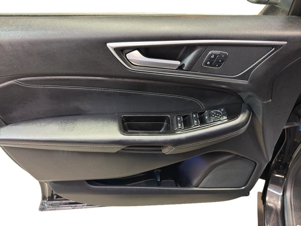 Used 2015 Ford Edge Titanium AWD/4WD image 13