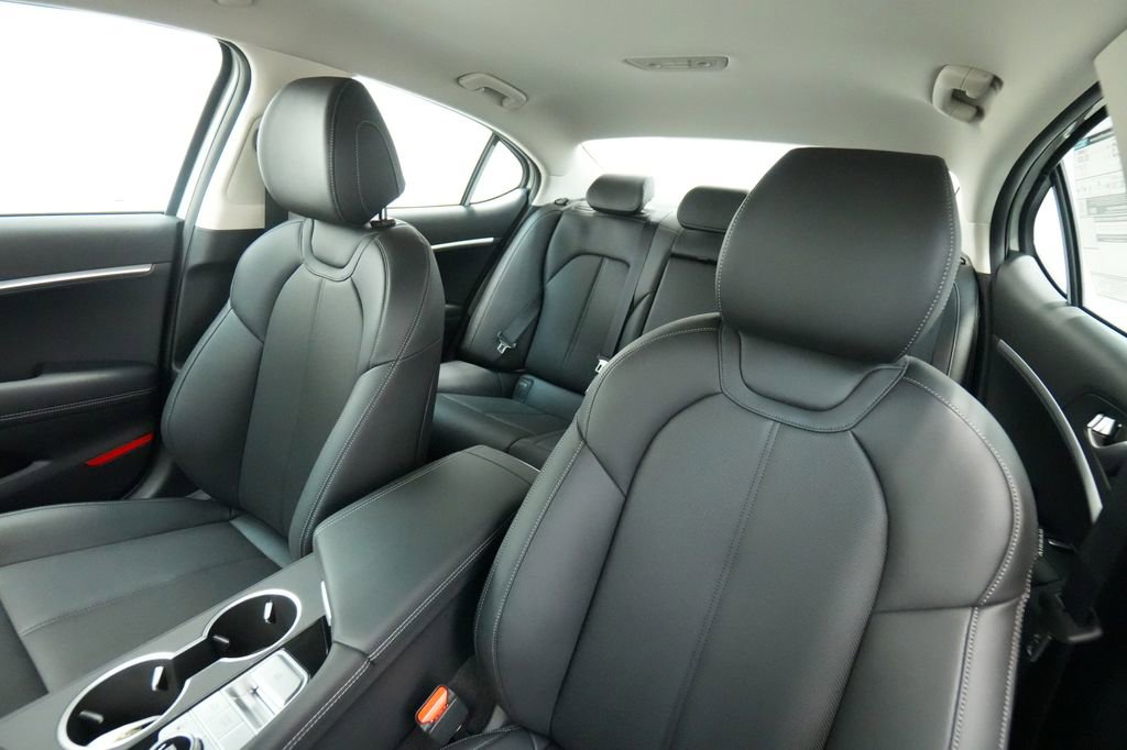 New 2026 Genesis G70 2.5T image 14