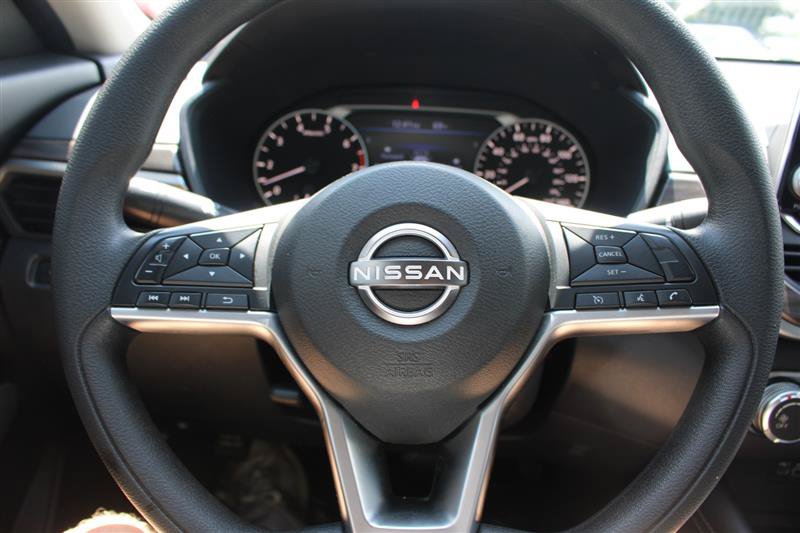 Used 2023 Nissan Altima 2.5 SV FWD image 12