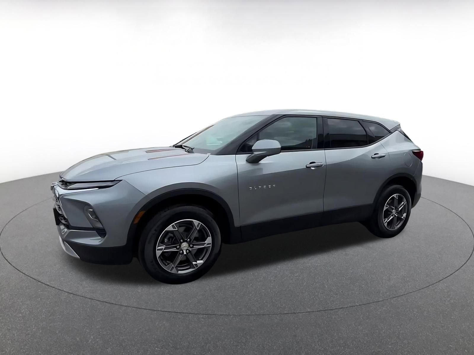 Used 2025 Chevrolet Blazer LT FWD image 11