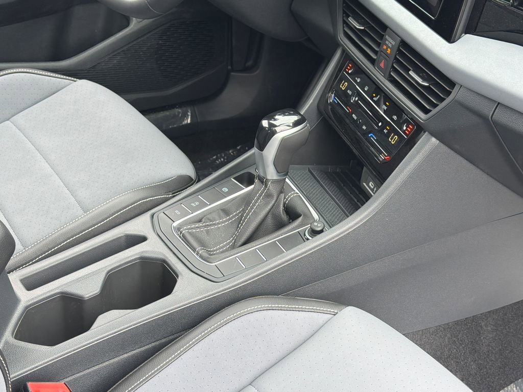 New 2026 Volkswagen Jetta SE FWD image 9
