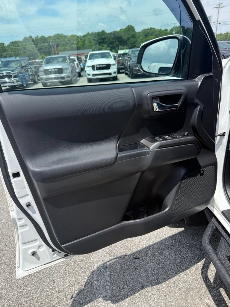 Used 2022 Toyota Tacoma TRD Sport w/ TRD Premium Sport Package AWD/4WD image 16