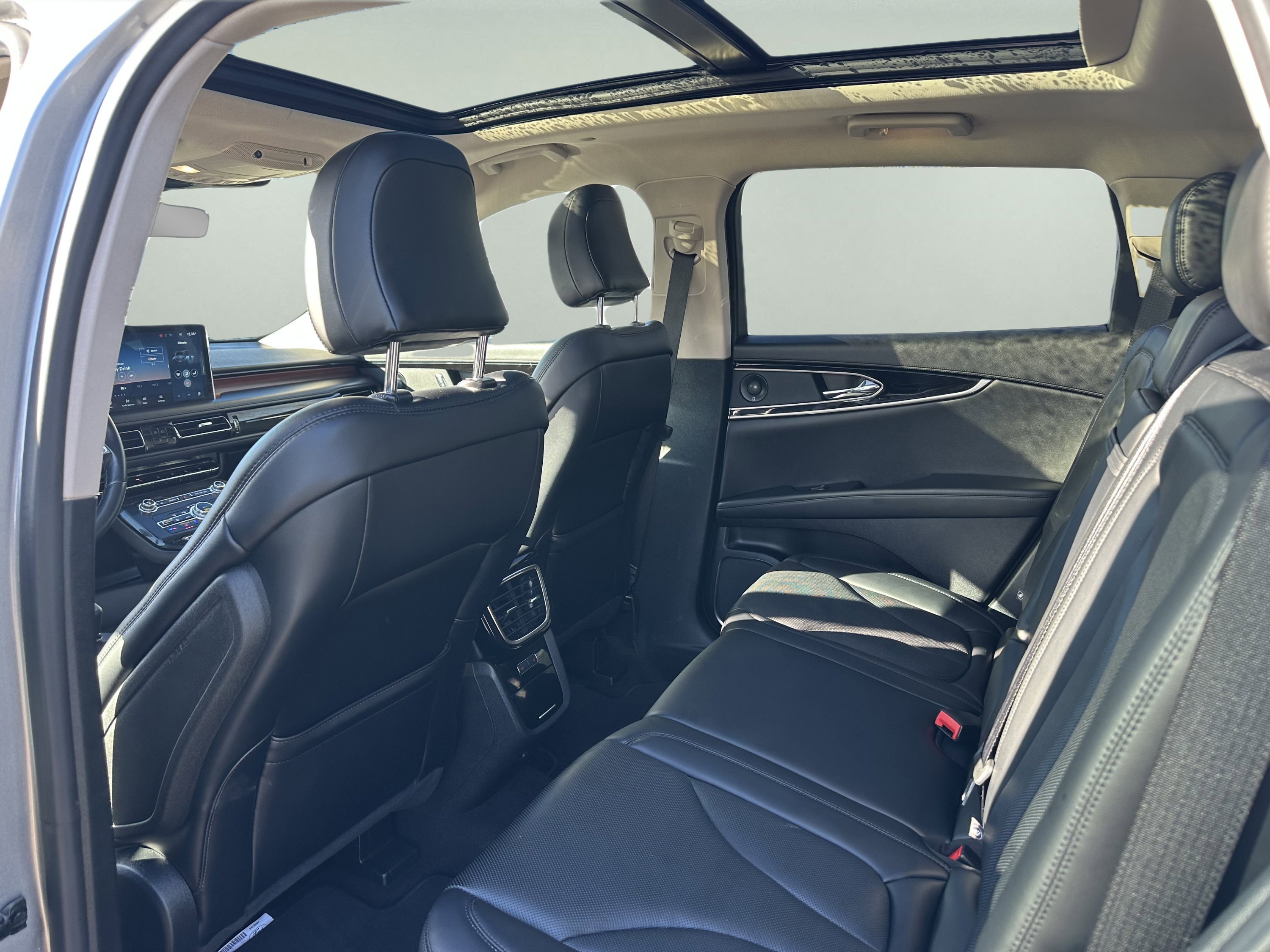 Certified 2022 Lincoln Nautilus Reserve w/ Equipment Group 201A image 10