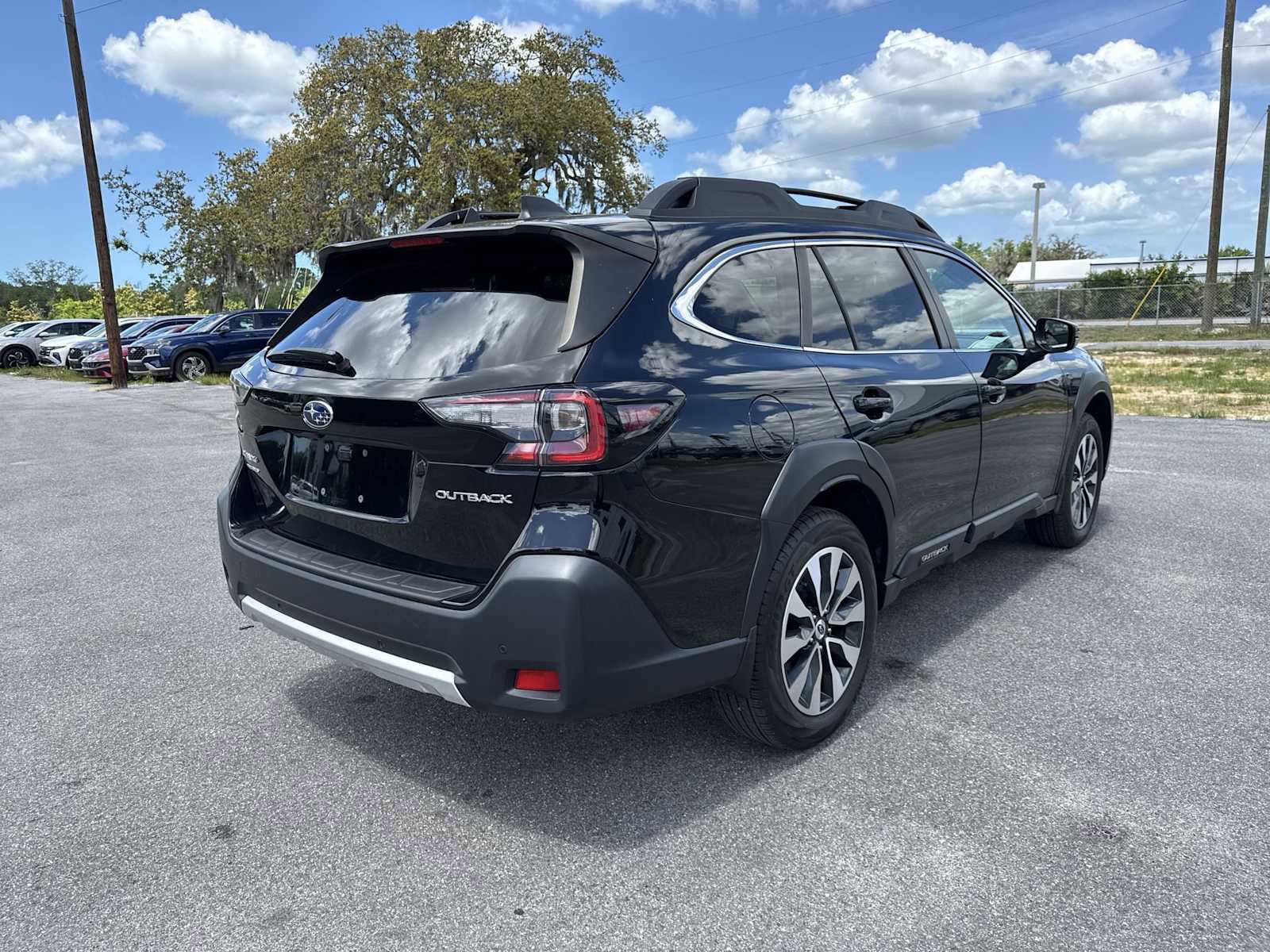 Used 2023 Subaru Outback Limited image 6