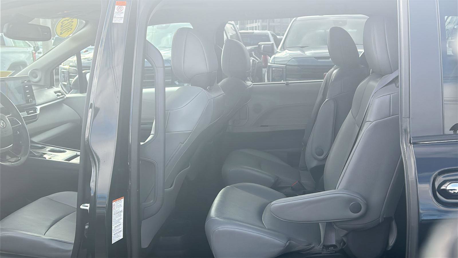 Used 2023 Toyota Sienna XLE image 32