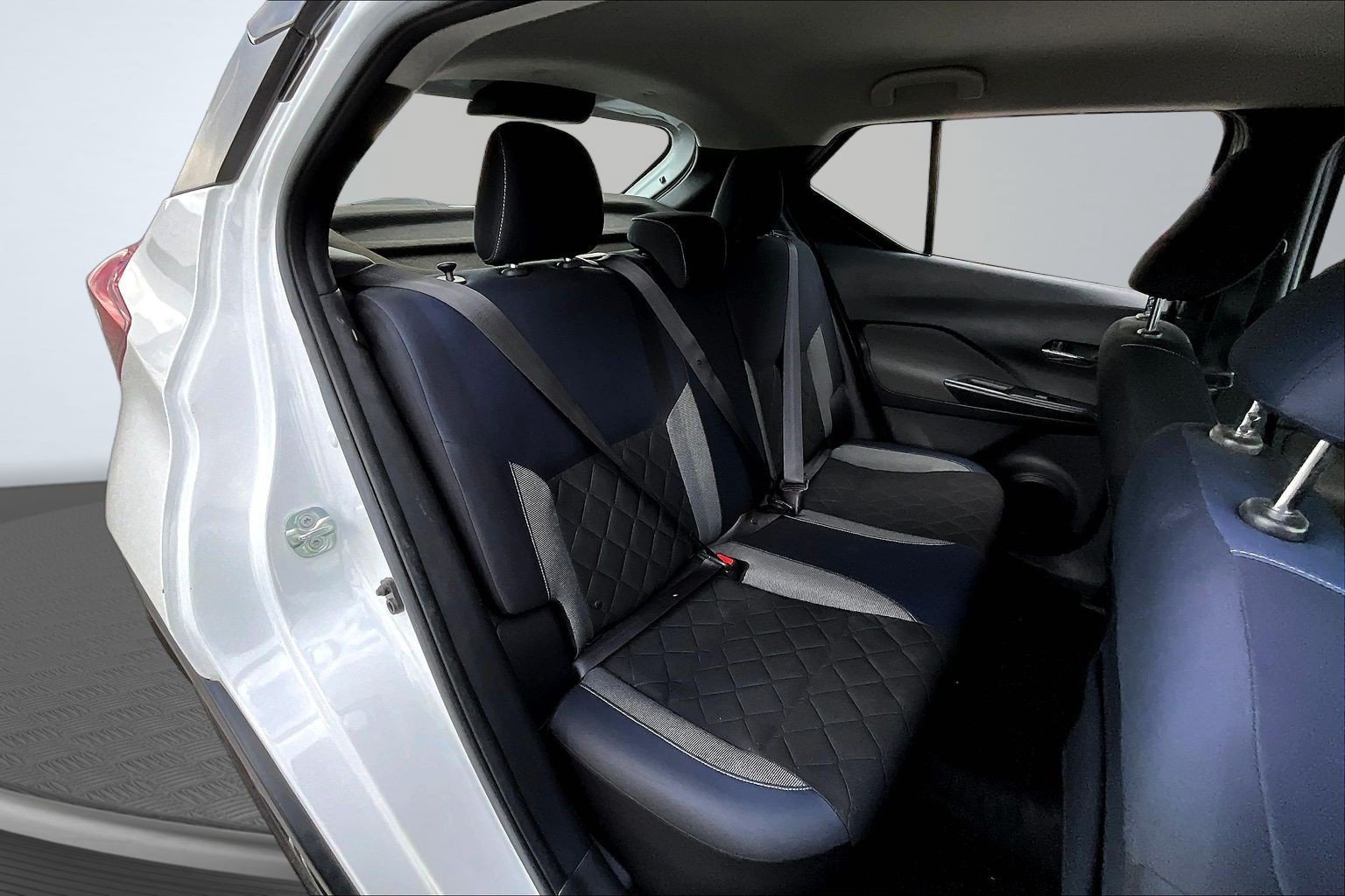 Used 2018 Nissan Kicks SV FWD image 22