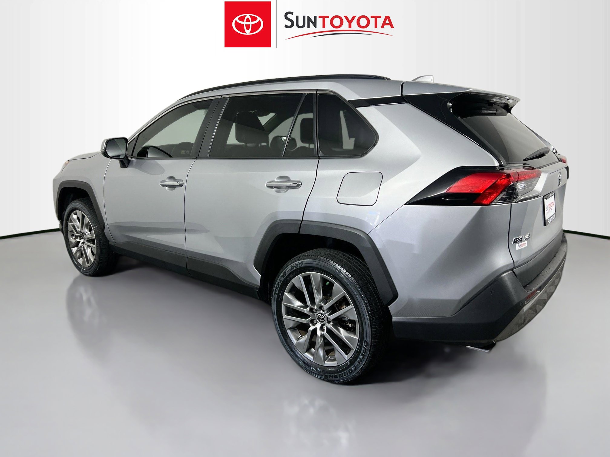 Used 2022 Toyota RAV4 Limited image 6