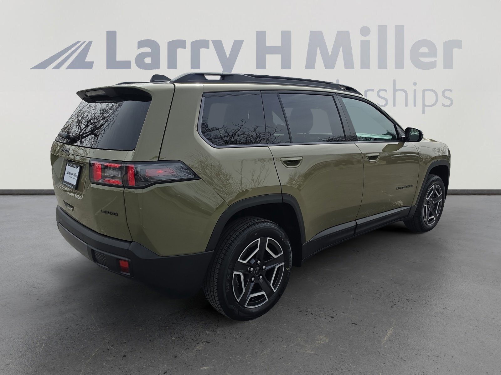 New 2026 Jeep Cherokee Laredo AWD/4WD image 5