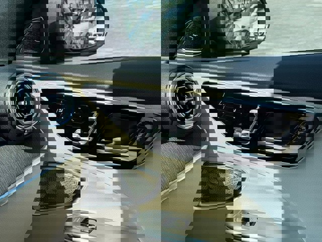 New 2025 Mercedes-Benz C 300 Sedan image 31