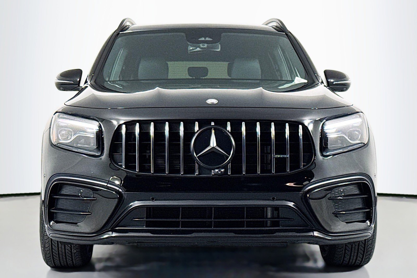 Certified 2025 Mercedes-Benz GLB 35 AMG 4MATIC image 3