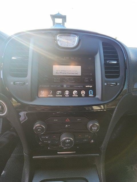 Used 2015 Chrysler 300 S RWD image 29