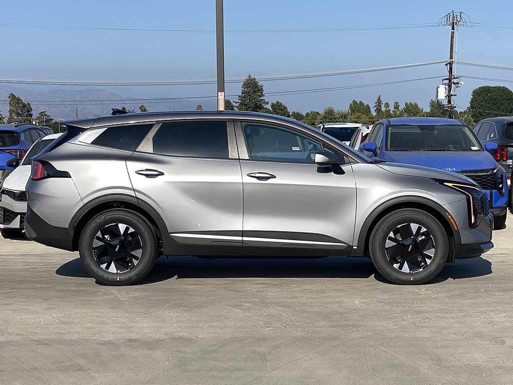 New 2026 Kia Sportage LX FWD image 2