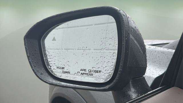 Used 2023 Nissan Rogue SV image 7