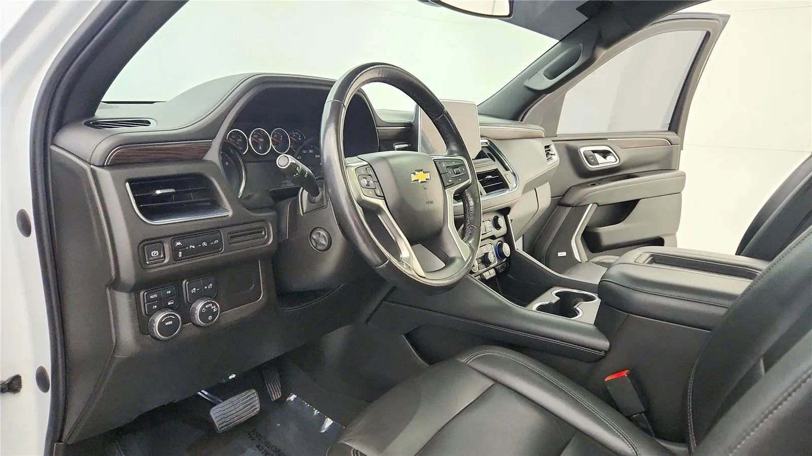 Used 2021 Chevrolet Tahoe LT w/ LT Signature Plus Package AWD/4WD image 25