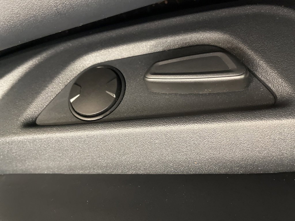 Used 2024 Ford Mustang Convertible image 12