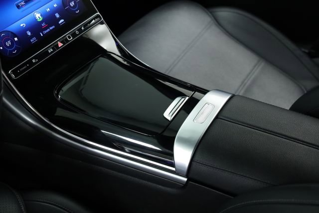 Used 2024 Mercedes-Benz C 300 Sedan image 25