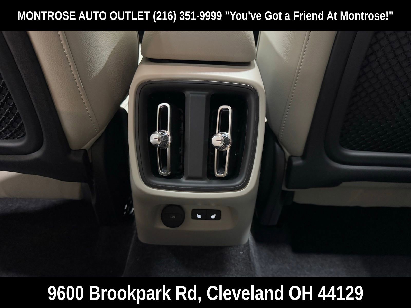 New 2026 Volvo XC40 B5 Plus w/ Protection Package Premier image 34