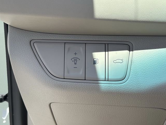 Used 2026 Genesis G70 2.5T Prestige image 30