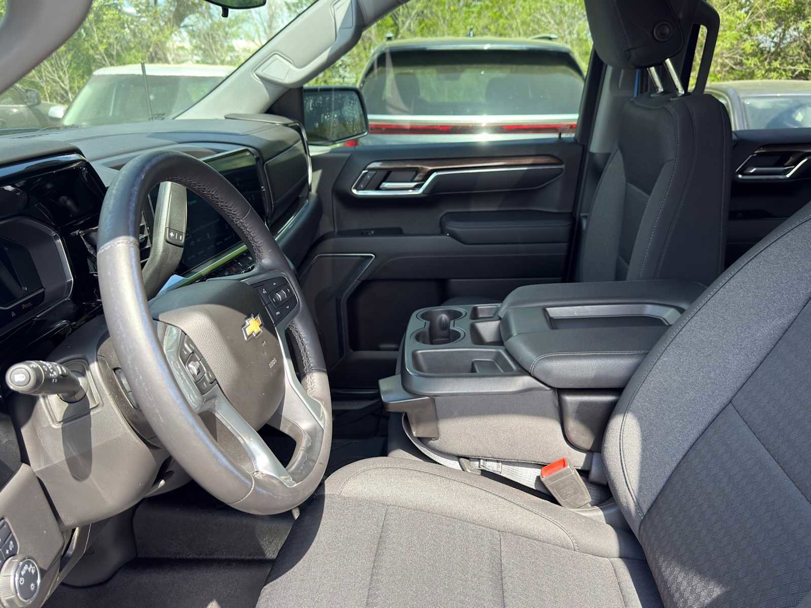 Used 2022 Chevrolet Silverado 1500 LT image 8