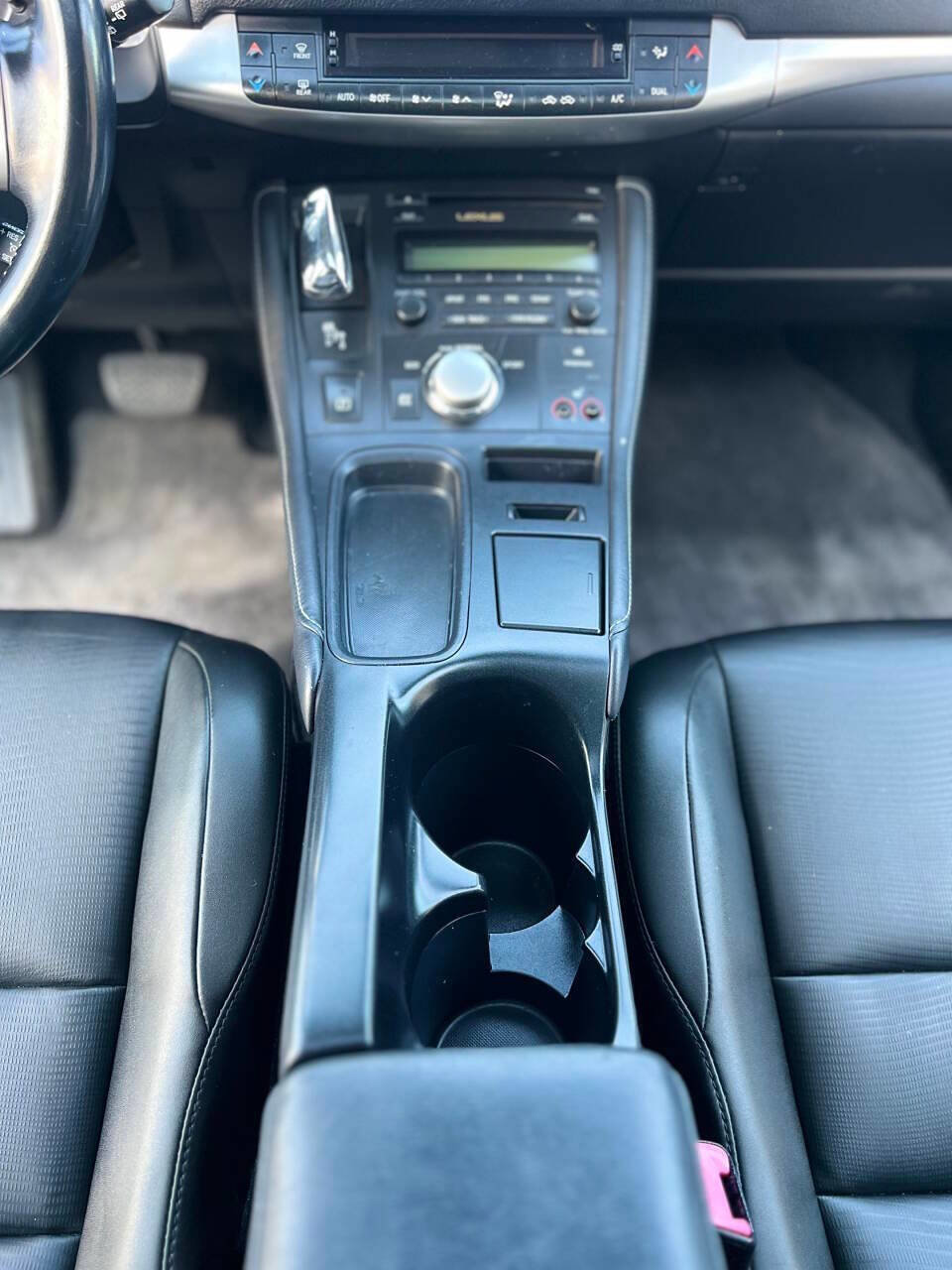 Used 2011 Lexus CT 200h Premium image 18