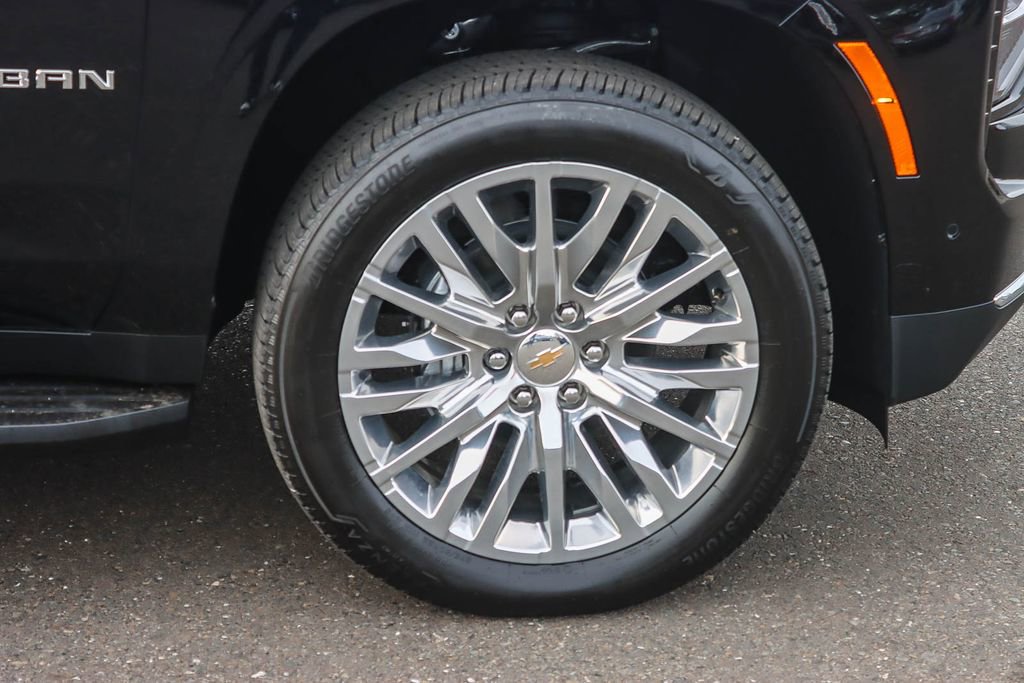 New 2026 Chevrolet Suburban LS image 9