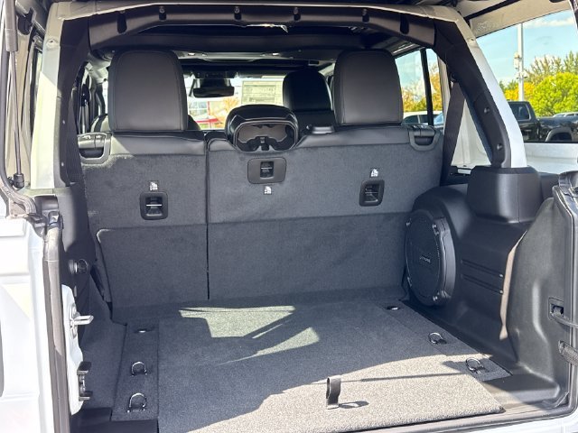 New 2026 Jeep Wrangler Unlimited Rubicon AWD/4WD image 18