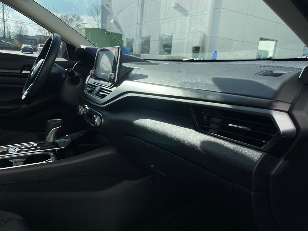 Used 2024 Nissan Altima 2.5 SV image 33