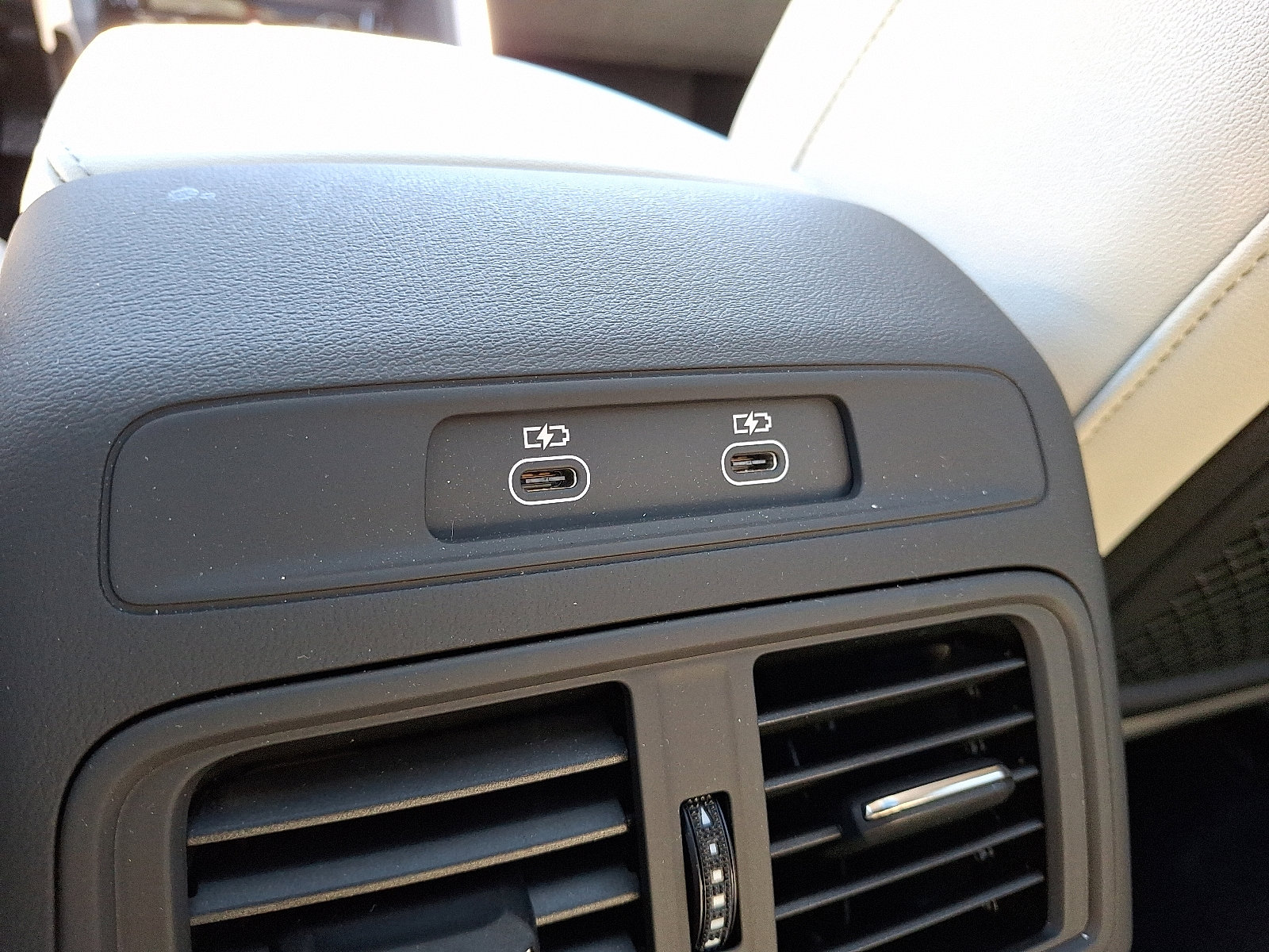 Used 2025 Audi Q5 Premium image 11